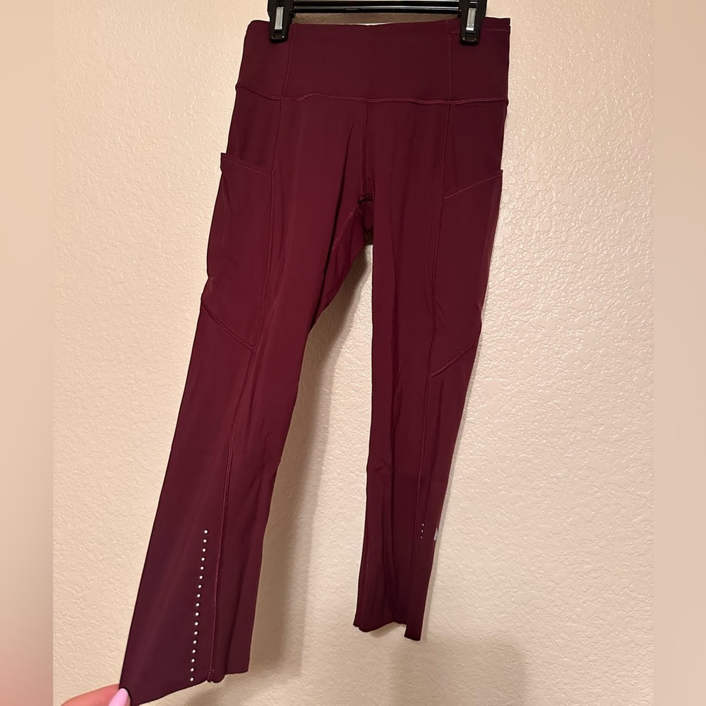 LULULEMON LEGGINGS.